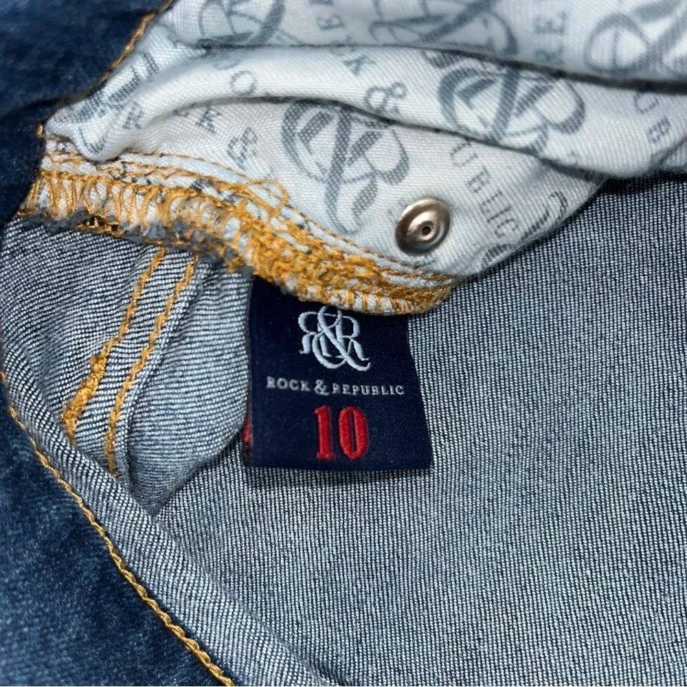 Rock & Republic Size 10 Studded Skull Pocket Denim Statement Jeans